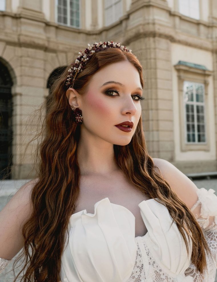 hella burgundi fejdísz