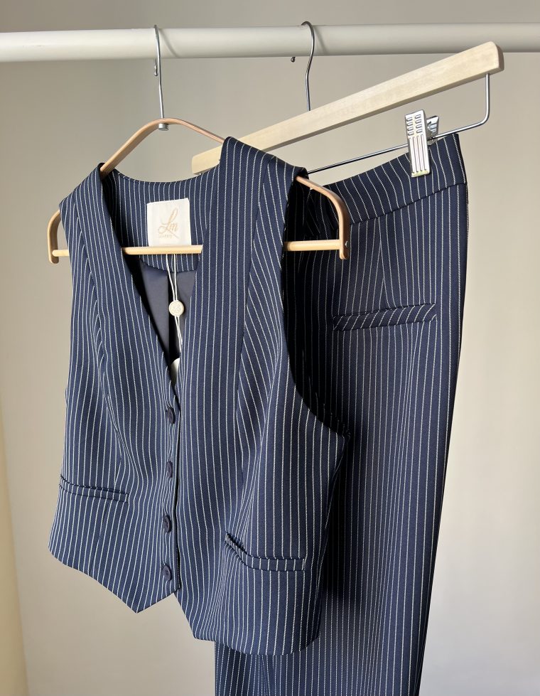 inventino look kék virágos ingruha