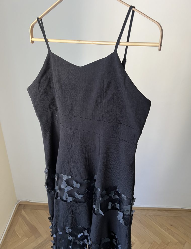 inventino look pillangós fekete midi ruha