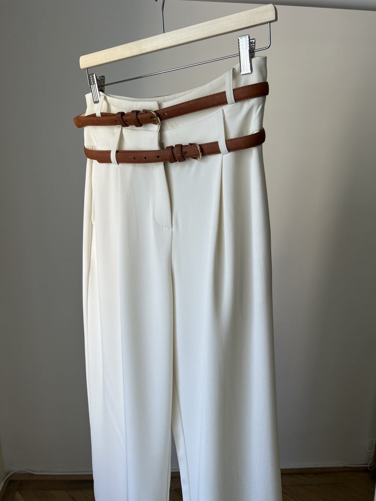 inventino look törtfehér palazzo nadrág övvel
