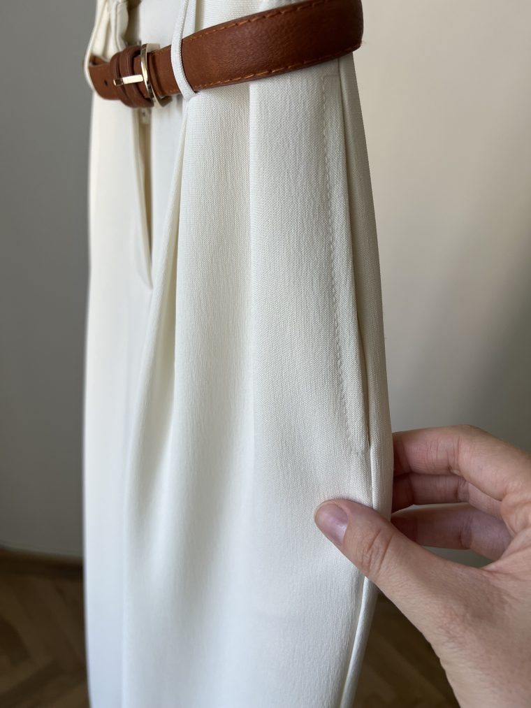 inventino look törtfehér palazzo nadrág övvel