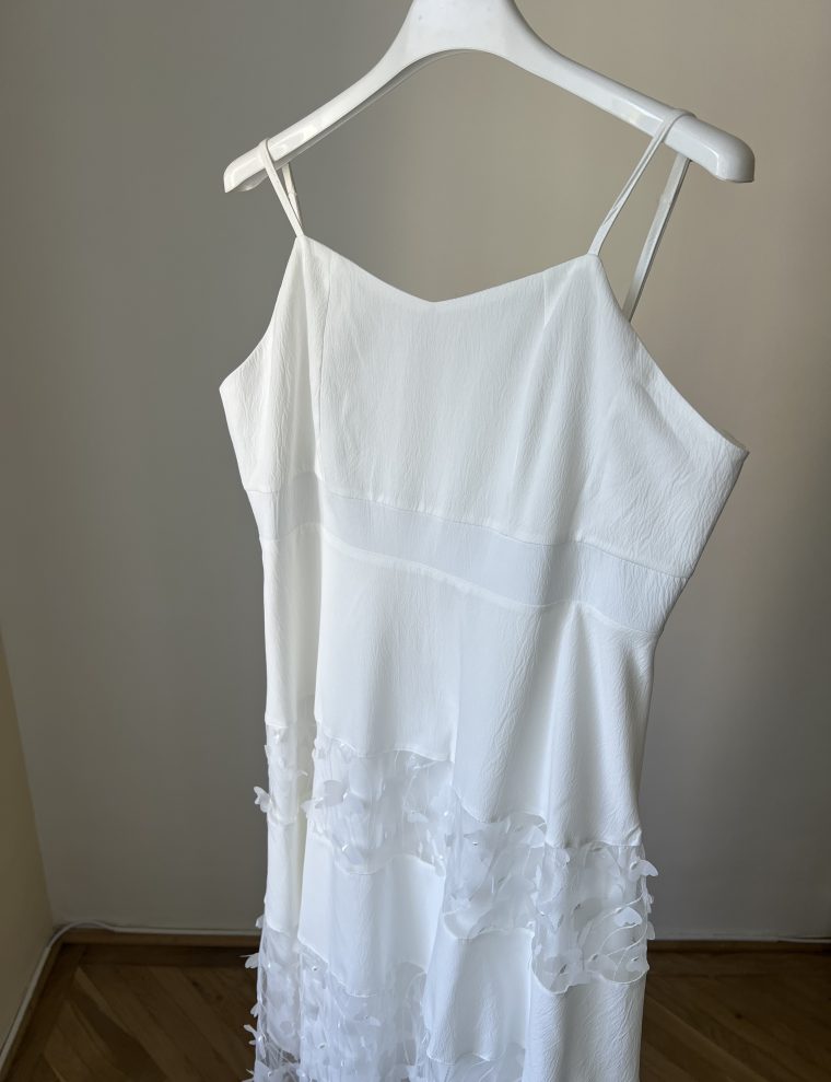 inventino look pillangós fehér midi ruha
