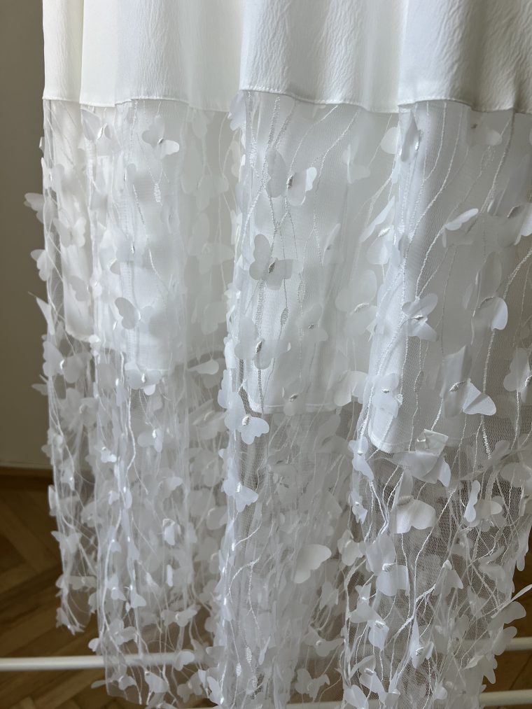 inventino look pillangós fehér midi ruha