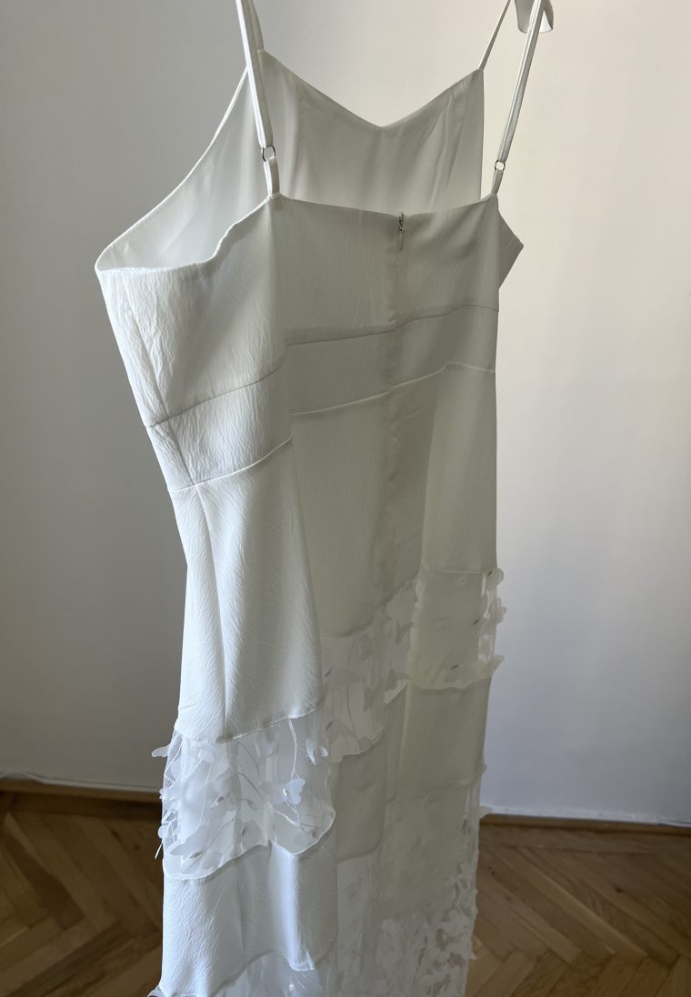 inventino look pillangós fehér midi ruha