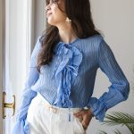 Inventino look búzakék fodros blúz