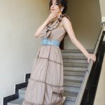 Inventino look taupe ruha