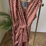 Inventino look barna pöttyös ruha