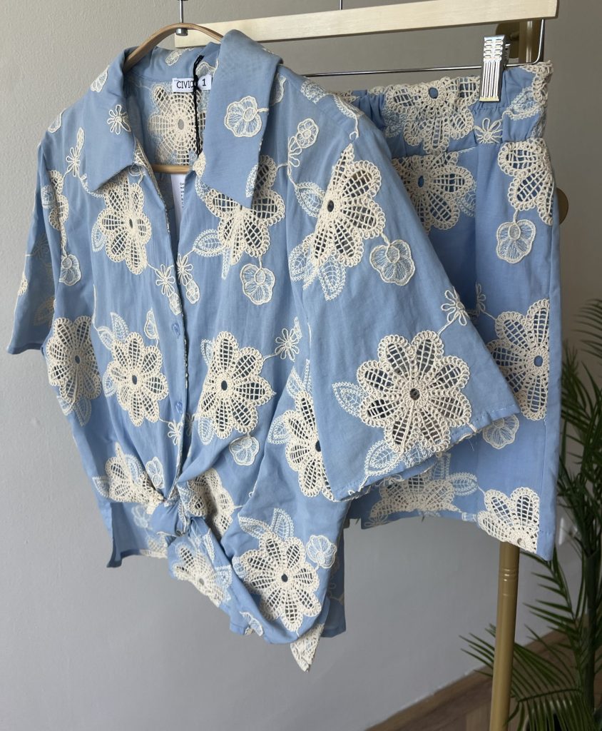 inventino look kék virágos szett